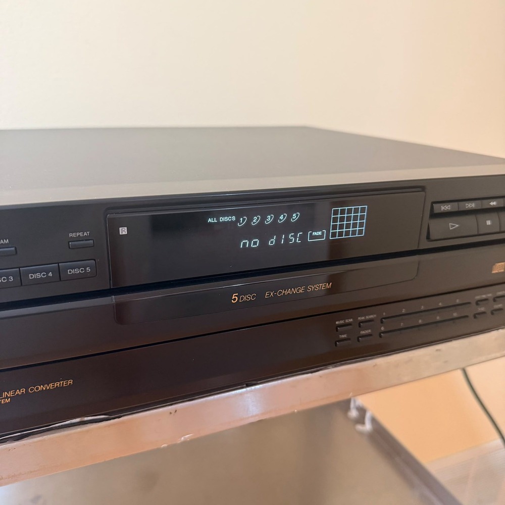Sony CDP-C345 5 Disc CD Changer Compact Disc Player Vintage Black Tested Works